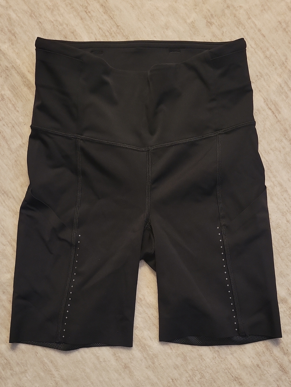 lululemon athletica Black High-Waist Bike Shorts. Size 2. Great Condition
